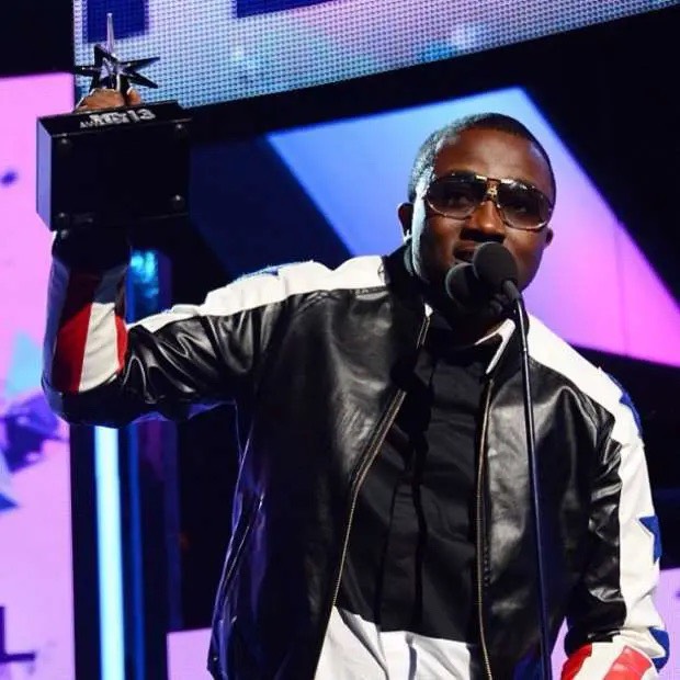Ice Prince clarifies that he, not Davido is the first African artist to receive BET award on stage 1 Ice Prince clarifies that he, not Davido is the first African artist to receive BET award on stage