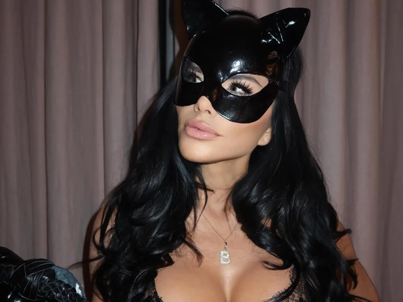 Lauren Sánchez flaunts curves in leather Cat-woman costumes