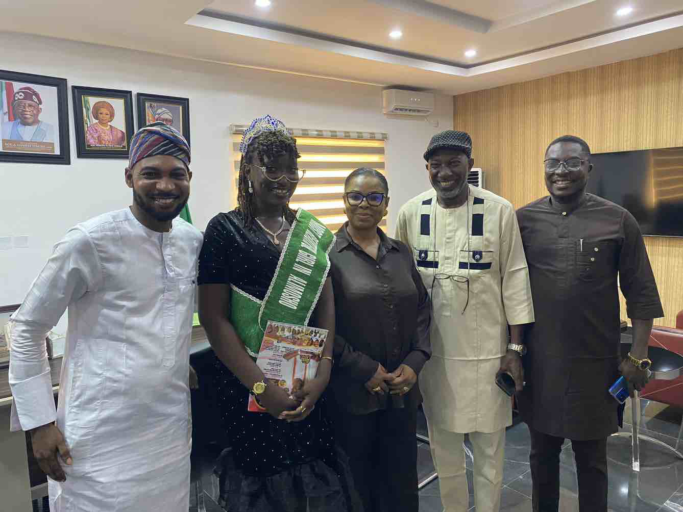EXECUTIVE CHAIRMAN OF MOSAN - OKUNOLA RECEIVES INCUMBENT BEAUTY QUEEN, MOST BEAUTIFUL GIRL IN ALIMOSHO, WINNER QUEEN MOYOSORE OKEYEMI
