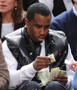 Diddy’s ex-girlfriend claims he savagely b3at her and made her have unprotected s3x with p0rn stars and escorts Diddy’s ex-girlfriend claims he savagely b3at her and made her have unprotected s3x with p0rn stars and escorts