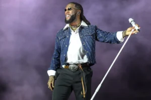 Afrobeat Icon Burna Boy Orders Front Row Couple Out For Dozing During His Show